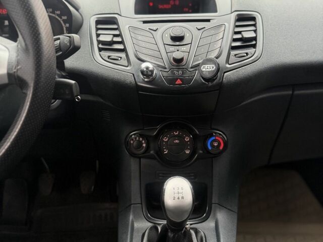 Форд Фиеста 2012 в Лубнах на Automoto.ua Красный Форд Фиеста, объемом двигателя 1.2 л и пробегом 211 тыс. км за 4399 $, фото 15 на Automoto.ua