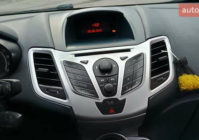 Красный Форд Фиеста, объемом двигателя 1.39 л и пробегом 118 тыс. км за 7000 $, фото 51 на Automoto.ua