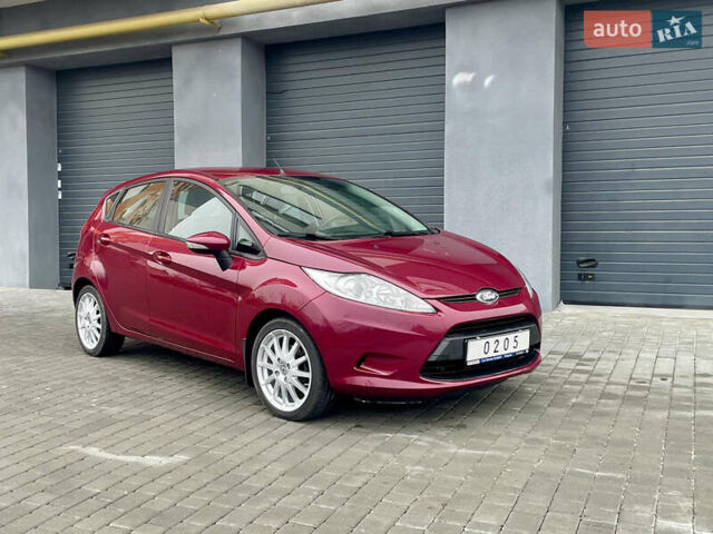 Червоний Форд Фієста, об'ємом двигуна 1.4 л та пробігом 119 тис. км за 7650 $, фото 2 на Automoto.ua