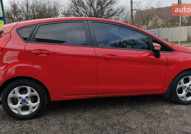 Красный Форд Фиеста, объемом двигателя 1.4 л и пробегом 193 тыс. км за 7500 $, фото 10 на Automoto.ua