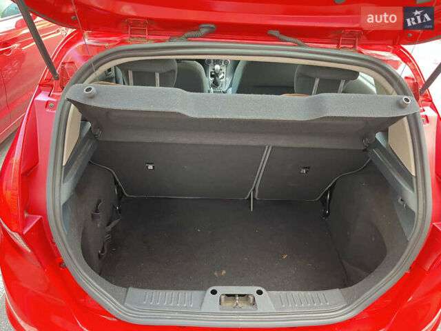 Червоний Форд Фієста, об'ємом двигуна 1.24 л та пробігом 132 тис. км за 6200 $, фото 3 на Automoto.ua