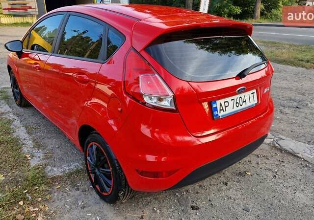 Красный Форд Фиеста, объемом двигателя 1 л и пробегом 67 тыс. км за 7350 $, фото 22 на Automoto.ua