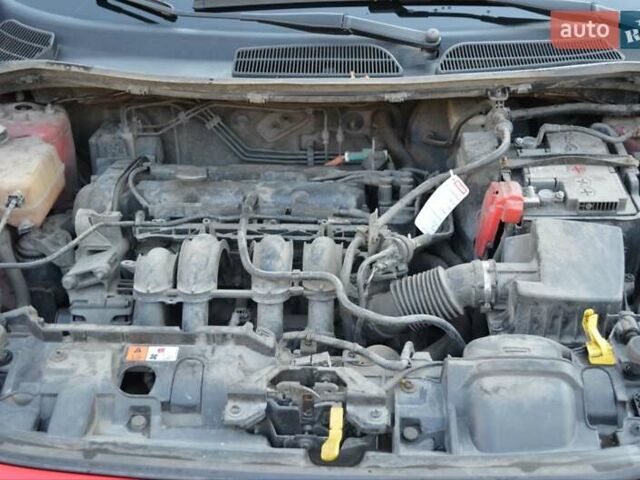 Красный Форд Фиеста, объемом двигателя 1.24 л и пробегом 189 тыс. км за 5600 $, фото 27 на Automoto.ua