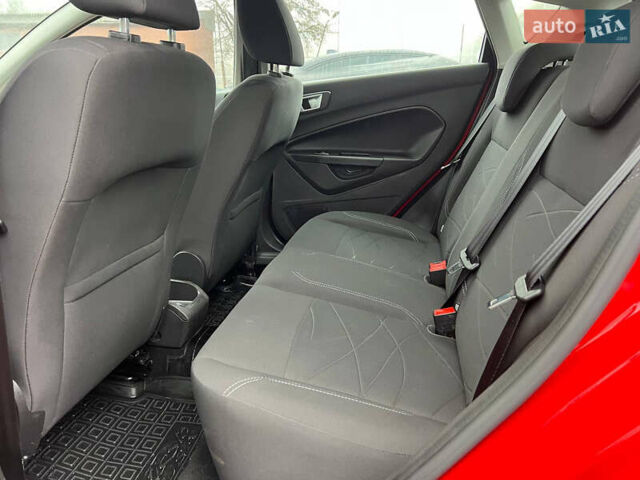 Червоний Форд Фієста, об'ємом двигуна 1.6 л та пробігом 59 тис. км за 8300 $, фото 14 на Automoto.ua