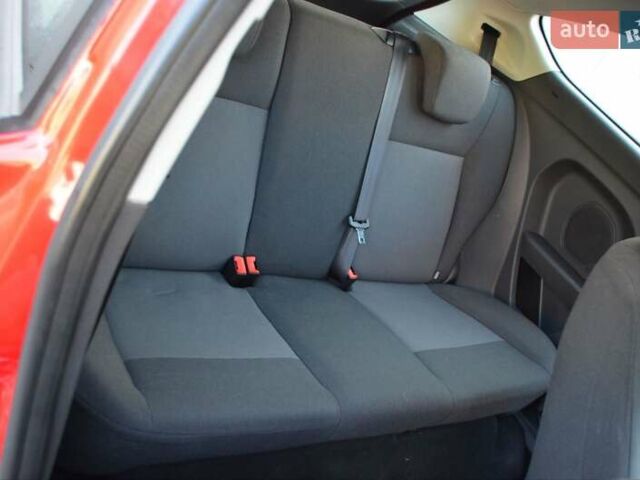 Красный Форд Фиеста, объемом двигателя 1.24 л и пробегом 189 тыс. км за 5600 $, фото 13 на Automoto.ua