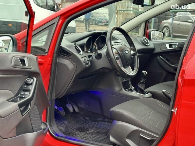 Красный Форд Фиеста, объемом двигателя 0 л и пробегом 72 тыс. км за 7500 $, фото 7 на Automoto.ua