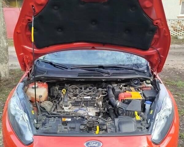 Червоний Форд Фієста, об'ємом двигуна 1 л та пробігом 57 тис. км за 6800 $, фото 6 на Automoto.ua