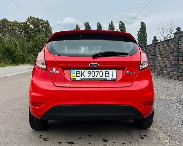 Червоний Форд Фієста, об'ємом двигуна 1 л та пробігом 99 тис. км за 6700 $, фото 3 на Automoto.ua