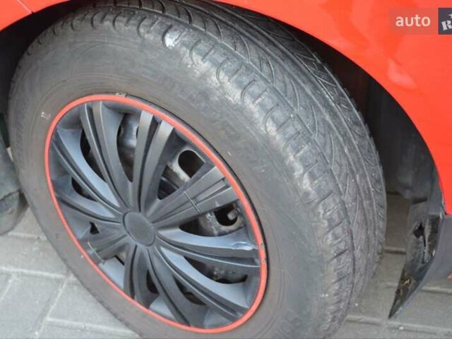 Красный Форд Фиеста, объемом двигателя 1.24 л и пробегом 189 тыс. км за 5600 $, фото 20 на Automoto.ua