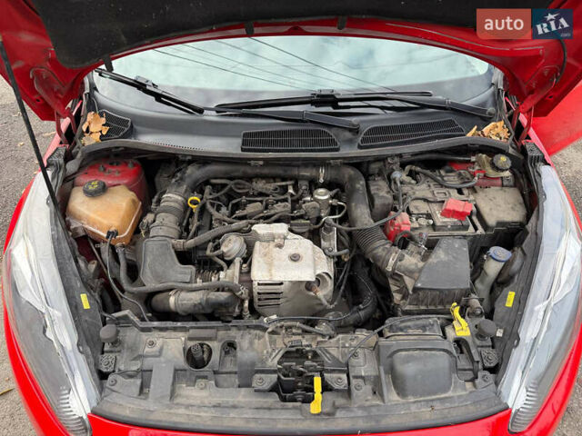 Червоний Форд Фієста, об'ємом двигуна 1.1 л та пробігом 147 тис. км за 6500 $, фото 14 на Automoto.ua