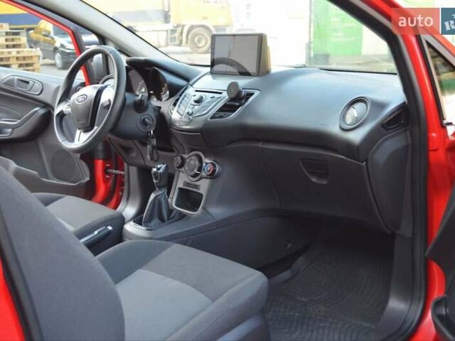 Красный Форд Фиеста, объемом двигателя 1.24 л и пробегом 189 тыс. км за 5600 $, фото 15 на Automoto.ua