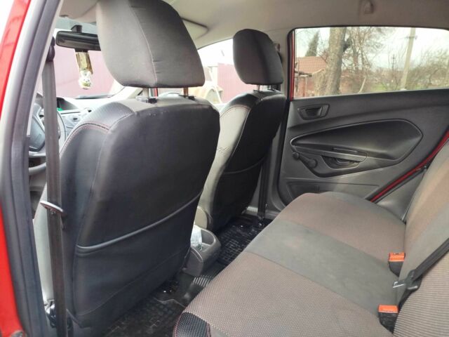 Червоний Форд Фієста, об'ємом двигуна 1 л та пробігом 57 тис. км за 6800 $, фото 10 на Automoto.ua