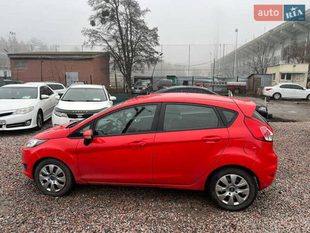 Червоний Форд Фієста, об'ємом двигуна 1.6 л та пробігом 59 тис. км за 8300 $, фото 3 на Automoto.ua