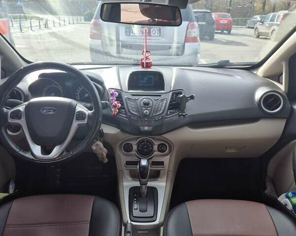 Форд Фієста 2013 у Харкові на Automoto.ua Червоний Форд Фієста, об'ємом двигуна 1.6 л та пробігом 178 тис. км за 5400 $, фото 10 на Automoto.ua