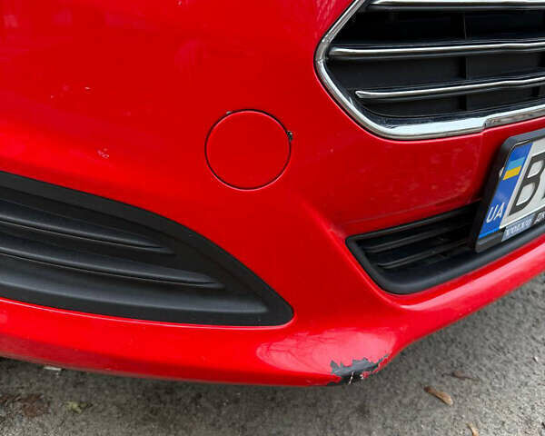 Червоний Форд Фієста, об'ємом двигуна 1.1 л та пробігом 147 тис. км за 6500 $, фото 5 на Automoto.ua