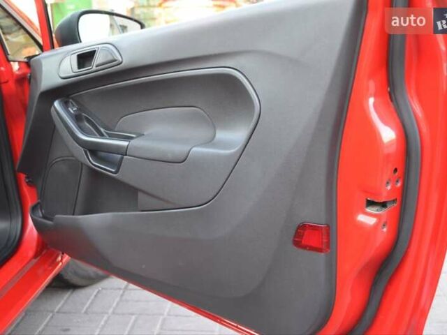 Красный Форд Фиеста, объемом двигателя 1.24 л и пробегом 189 тыс. км за 5600 $, фото 19 на Automoto.ua