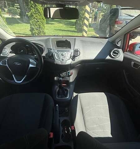 Красный Форд Фиеста, объемом двигателя 1.24 л и пробегом 126 тыс. км за 7000 $, фото 6 на Automoto.ua
