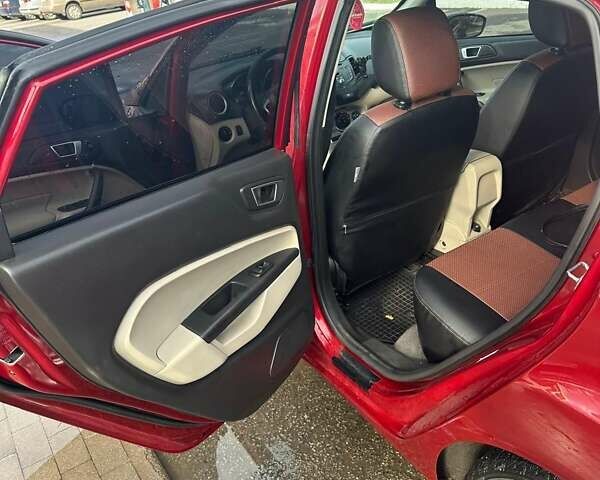 Форд Фієста 2013 у Харкові на Automoto.ua Червоний Форд Фієста, об'ємом двигуна 1.6 л та пробігом 178 тис. км за 5400 $, фото 4 на Automoto.ua