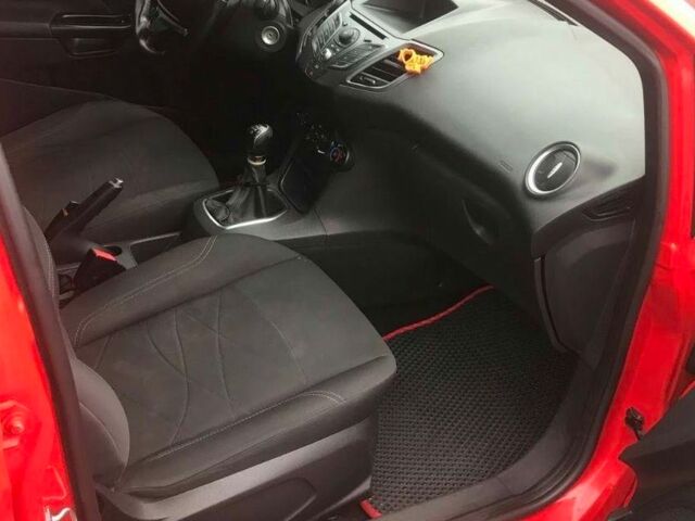 Червоний Форд Фієста, об'ємом двигуна 0 л та пробігом 160 тис. км за 6000 $, фото 2 на Automoto.ua