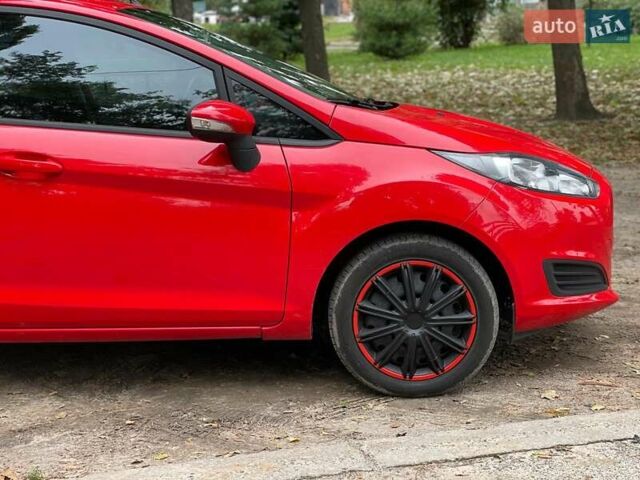Червоний Форд Фієста, об'ємом двигуна 1 л та пробігом 68 тис. км за 7190 $, фото 4 на Automoto.ua