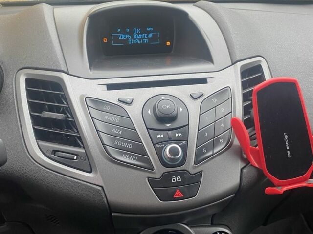 Червоний Форд Фієста, об'ємом двигуна 1.2 л та пробігом 180 тис. км за 5500 $, фото 17 на Automoto.ua