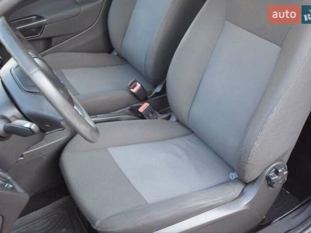 Красный Форд Фиеста, объемом двигателя 1.24 л и пробегом 189 тыс. км за 5600 $, фото 17 на Automoto.ua