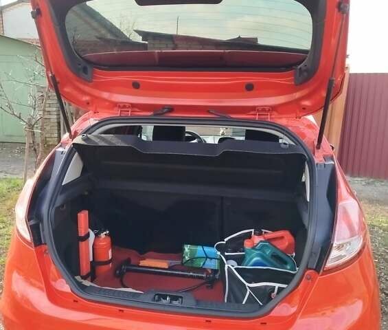 Червоний Форд Фієста, об'ємом двигуна 1 л та пробігом 57 тис. км за 6800 $, фото 7 на Automoto.ua