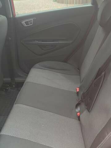 Красный Форд Фиеста, объемом двигателя 1.5 л и пробегом 307 тыс. км за 6500 $, фото 6 на Automoto.ua