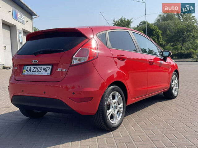 Красный Форд Фиеста, объемом двигателя 1 л и пробегом 63 тыс. км за 8500 $, фото 6 на Automoto.ua