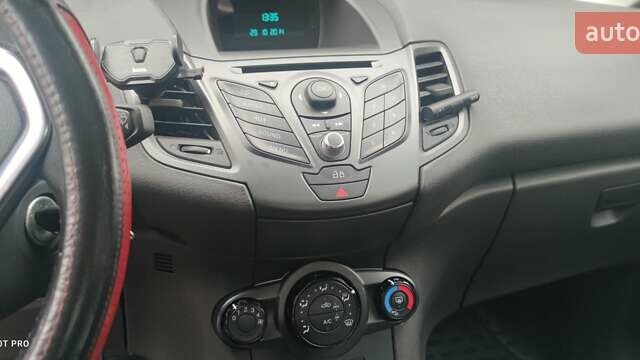 Красный Форд Фиеста, объемом двигателя 1.5 л и пробегом 307 тыс. км за 6500 $, фото 9 на Automoto.ua