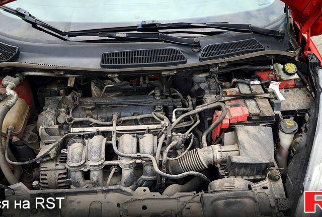 Червоний Форд Фієста, об'ємом двигуна 1.6 л та пробігом 159 тис. км за 6999 $, фото 9 на Automoto.ua