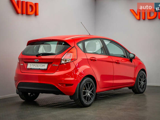 Красный Форд Фиеста, объемом двигателя 1 л и пробегом 100 тыс. км за 6995 $, фото 1 на Automoto.ua