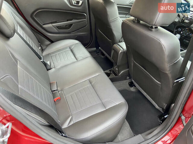 Червоний Форд Фієста, об'ємом двигуна 1.6 л та пробігом 7 тис. км за 9150 $, фото 52 на Automoto.ua