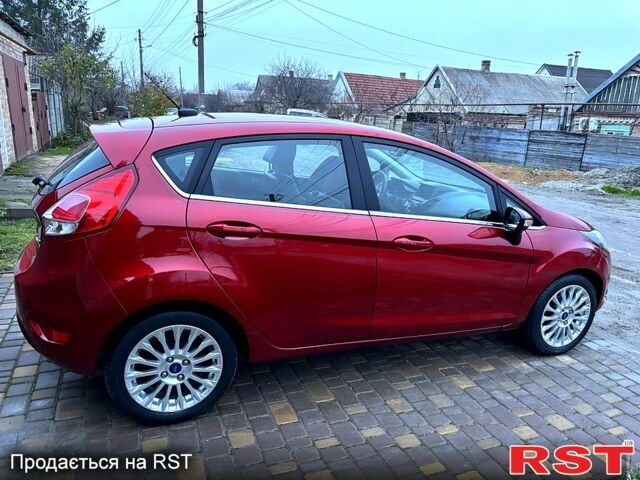 Красный Форд Фиеста, объемом двигателя 1.6 л и пробегом 104 тыс. км за 7500 $, фото 4 на Automoto.ua