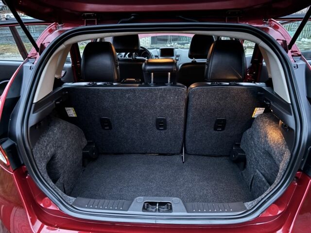 Червоний Форд Фієста, об'ємом двигуна 1.6 л та пробігом 104 тис. км за 7500 $, фото 10 на Automoto.ua