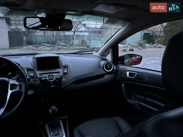 Червоний Форд Фієста, об'ємом двигуна 1.6 л та пробігом 104 тис. км за 7500 $, фото 30 на Automoto.ua