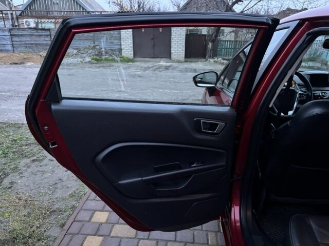 Червоний Форд Фієста, об'ємом двигуна 1.6 л та пробігом 104 тис. км за 7500 $, фото 14 на Automoto.ua