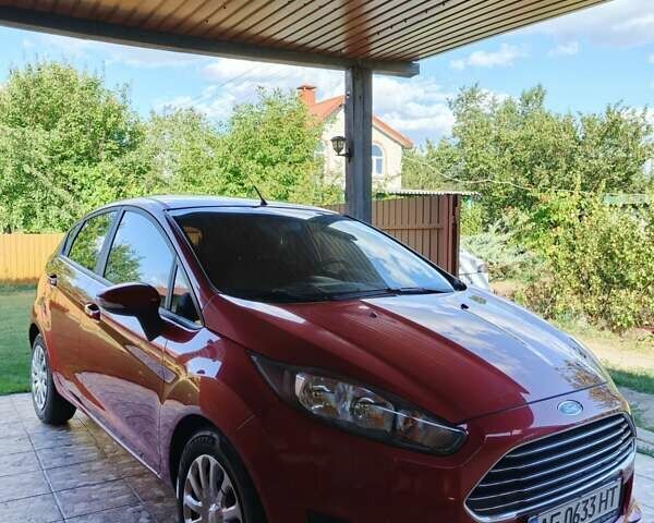 Красный Форд Фиеста, объемом двигателя 1 л и пробегом 68 тыс. км за 7500 $, фото 1 на Automoto.ua
