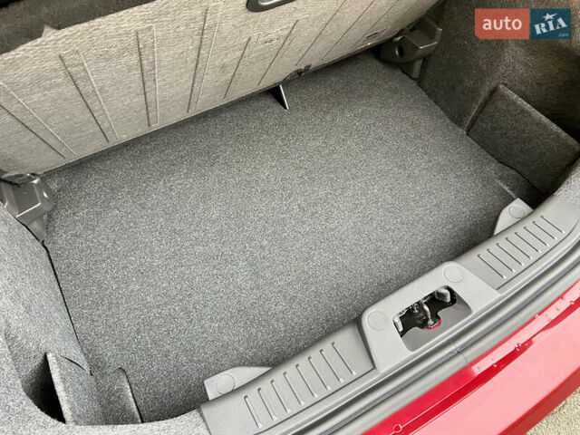 Червоний Форд Фієста, об'ємом двигуна 1.6 л та пробігом 7 тис. км за 9150 $, фото 96 на Automoto.ua