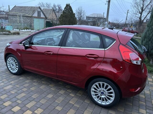 Червоний Форд Фієста, об'ємом двигуна 1.6 л та пробігом 104 тис. км за 7500 $, фото 2 на Automoto.ua