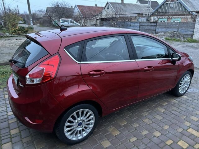 Червоний Форд Фієста, об'ємом двигуна 1.6 л та пробігом 104 тис. км за 7500 $, фото 3 на Automoto.ua