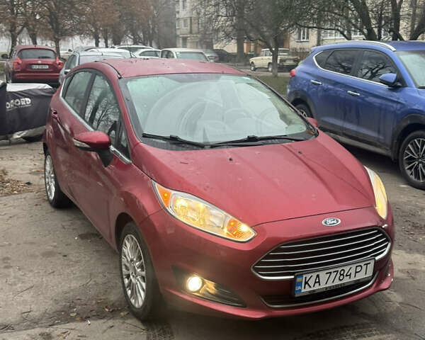 Красный Форд Фиеста, объемом двигателя 1.6 л и пробегом 71 тыс. км за 10400 $, фото 2 на Automoto.ua