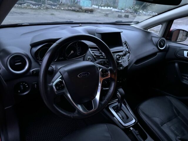 Червоний Форд Фієста, об'ємом двигуна 1.6 л та пробігом 104 тис. км за 7500 $, фото 13 на Automoto.ua