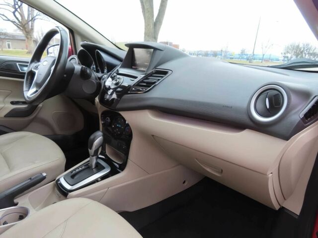 Червоний Форд Фієста, об'ємом двигуна 1.6 л та пробігом 77 тис. км за 4800 $, фото 8 на Automoto.ua