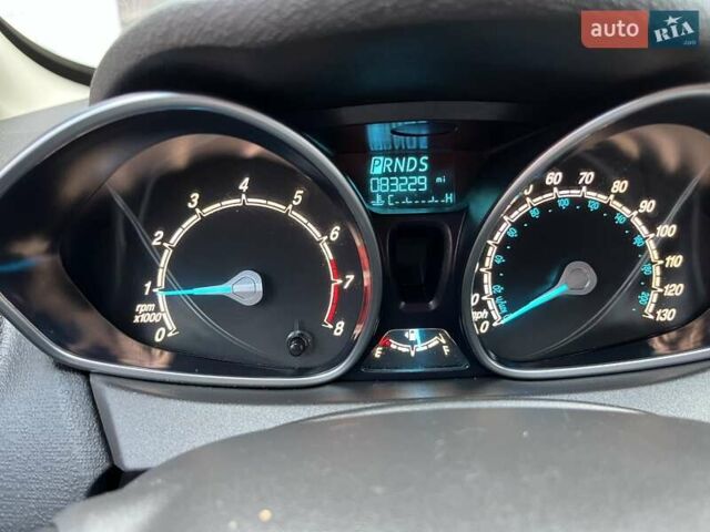 Червоний Форд Фієста, об'ємом двигуна 1.6 л та пробігом 134 тис. км за 8000 $, фото 3 на Automoto.ua