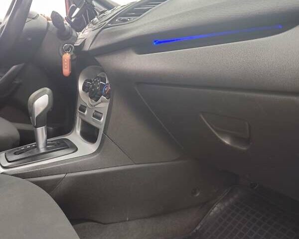 Красный Форд Фиеста, объемом двигателя 1.6 л и пробегом 204 тыс. км за 7500 $, фото 12 на Automoto.ua