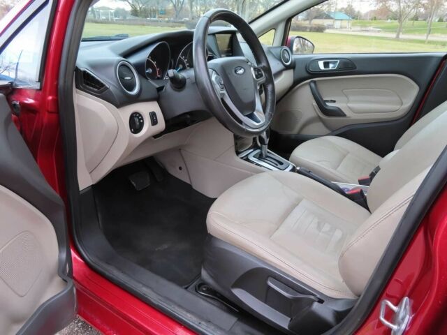 Червоний Форд Фієста, об'ємом двигуна 1.6 л та пробігом 77 тис. км за 4800 $, фото 10 на Automoto.ua