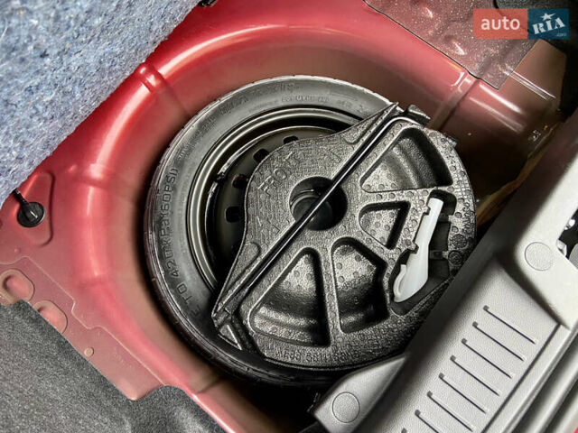 Червоний Форд Фієста, об'ємом двигуна 1.6 л та пробігом 7 тис. км за 9150 $, фото 97 на Automoto.ua