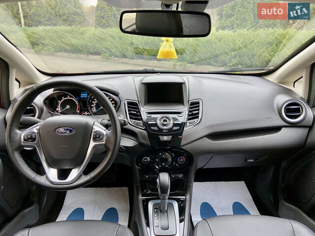 Червоний Форд Фієста, об'ємом двигуна 1.6 л та пробігом 7 тис. км за 9150 $, фото 60 на Automoto.ua