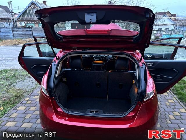 Красный Форд Фиеста, объемом двигателя 1.6 л и пробегом 104 тыс. км за 7500 $, фото 7 на Automoto.ua